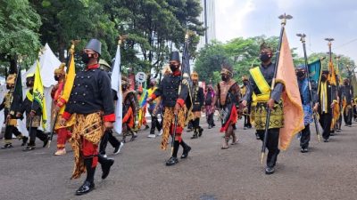 Bendera Kerajaan Siak di Kirab Dari Monas Menuju Istana Merdeka