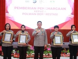 HUT Polwan, Empat Srikandi Bhayangkara Berprestasi Terima Penghargaan