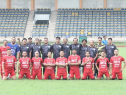 Laga Persahabatan Jelang Ramadan, PWI Riau vs Pemprov FC Bermain Imbang