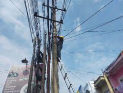 Tingkatkan Keandalan Jaringan, PLN Icon Plus Sumbagteng Lakukan Penataan Kabel FO di Sidomulyo