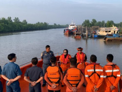 Basarnas Terus Sisir Laut Selat Melaka Cari Penumpang Kapal Ferry MV Cas Yang Jatuh